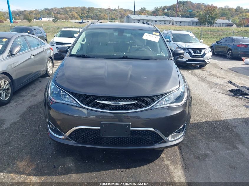 2017 Chrysler Pacifica Touring-L VIN: 2C4RC1BG3HR708789 Lot: 43592303