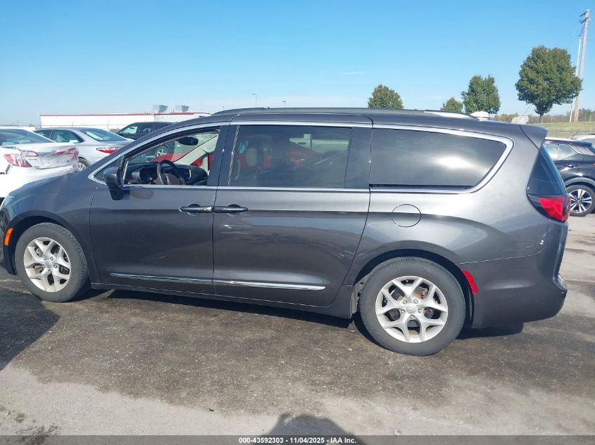 2017 Chrysler Pacifica Touring-L VIN: 2C4RC1BG3HR708789 Lot: 43592303