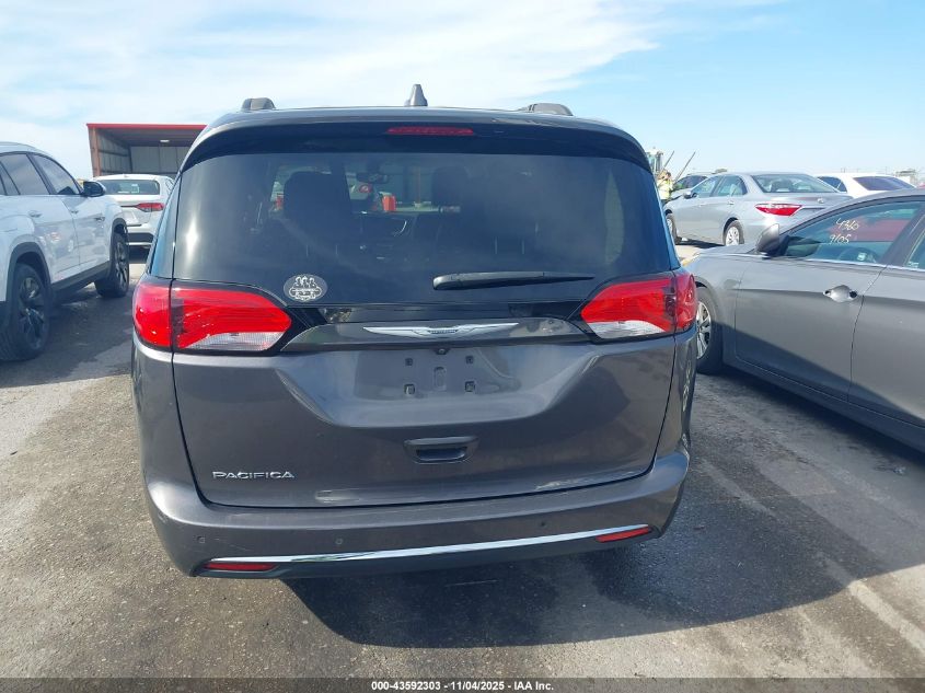 2017 Chrysler Pacifica Touring-L VIN: 2C4RC1BG3HR708789 Lot: 43592303