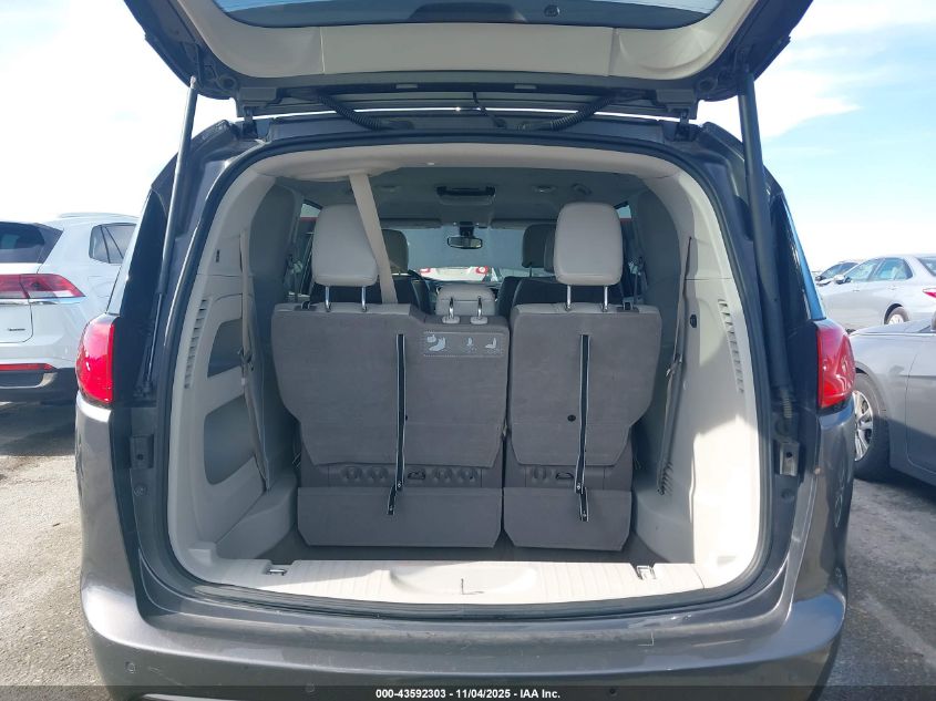 2017 Chrysler Pacifica Touring-L VIN: 2C4RC1BG3HR708789 Lot: 43592303