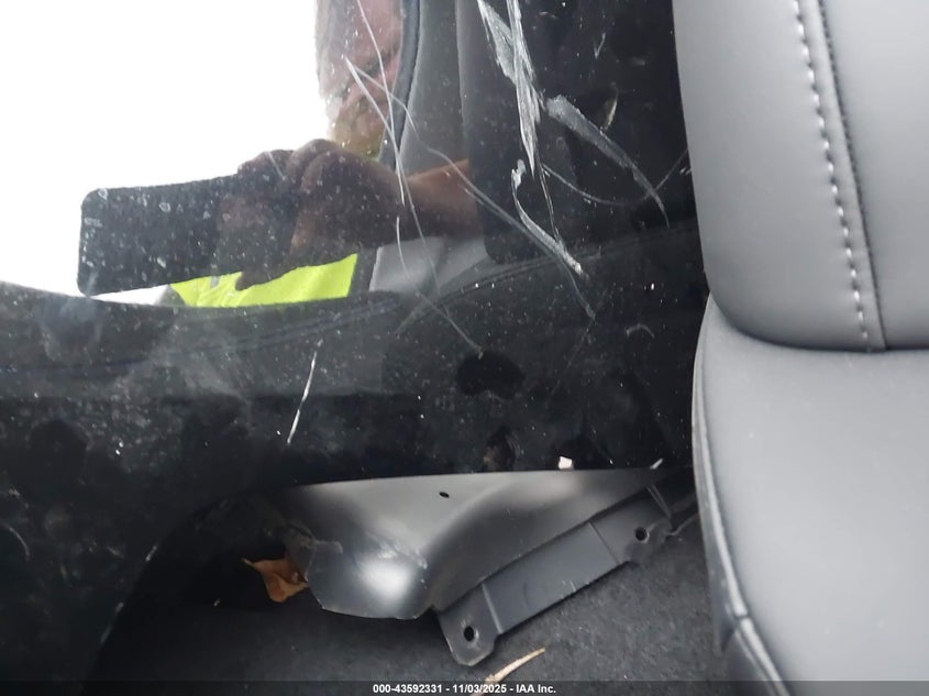 2026 Tesla Model Y Long Range Dual Motor All-Wheel Drive VIN: 7SAYGDED3TA462009 Lot: 43592331