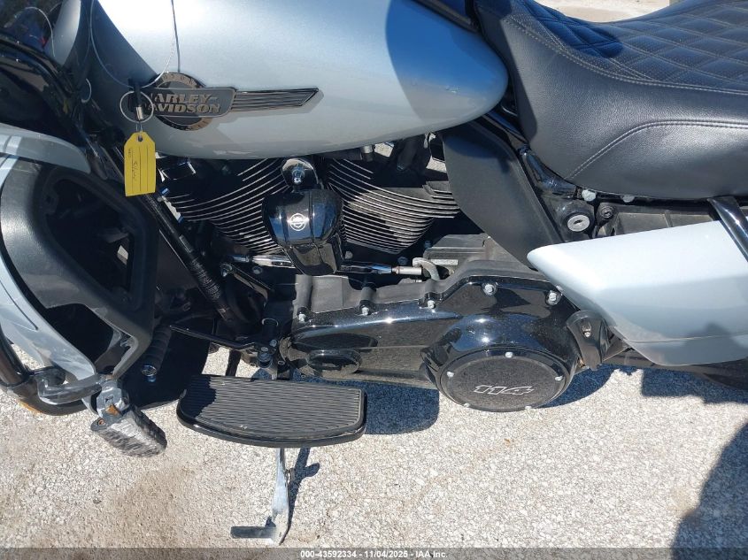 2017 Harley-Davidson Flhrxs VIN: 1HD1KVC2XHB665480 Lot: 43592334