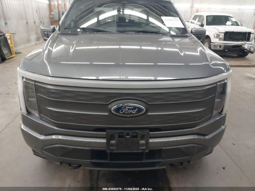2023 Ford F-150 Lightning Lariat VIN: 1FTVW1EL2PWG18330 Lot: 43592379