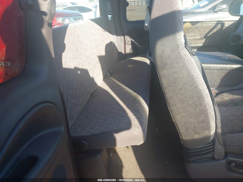 1998 Dodge Ram 1500 St VIN: 1B7HC13Y4WJ117830 Lot: 43592389