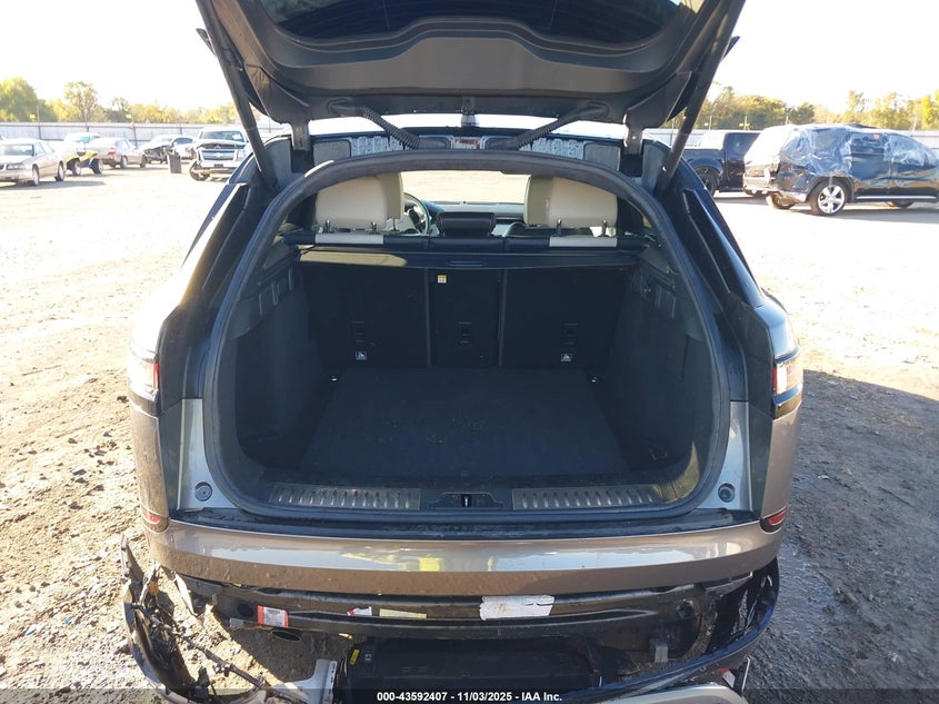 2018 Land Rover Range Rover Velar P380 First Edition/P380 Hse R-Dynamic VIN: SALYM2RV0JA703412 Lot: 43592407