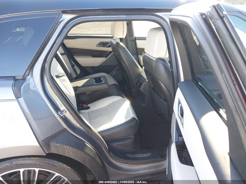 2018 Land Rover Range Rover Velar P380 First Edition/P380 Hse R-Dynamic VIN: SALYM2RV0JA703412 Lot: 43592407