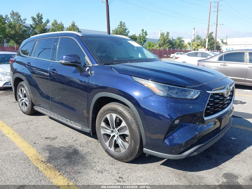 TOYOTA HIGHLANDER XLE