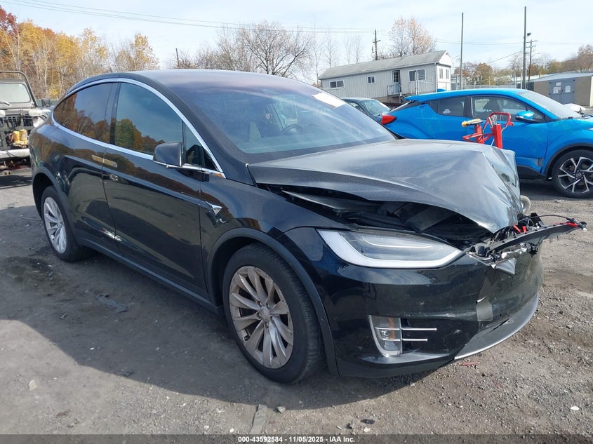 2018 TESLA MODEL X 100D/75D/P100D - 5YJXCDE28JF123376