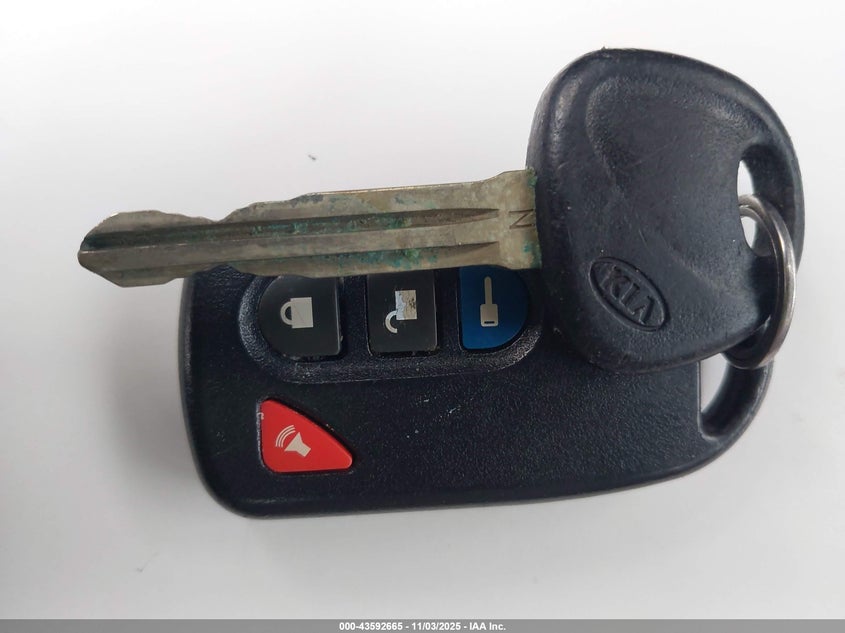 2008 Kia Rondo Lx V6 VIN: KNAFG526387136756 Lot: 43592665