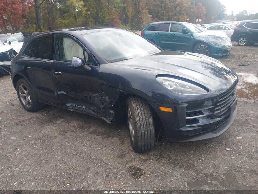 PORSCHE MACAN