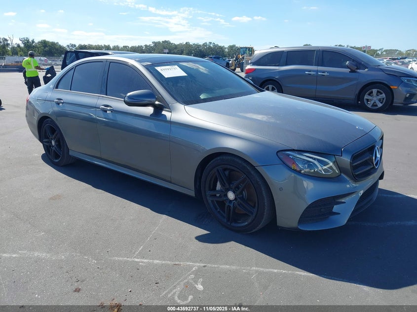 MERCEDES-BENZ E-CLASS E 300