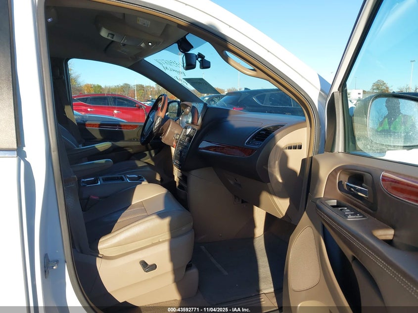 2C4RC1CG1ER367659 2014 CHRYSLER TOWN & COUNTRY photo no. 5