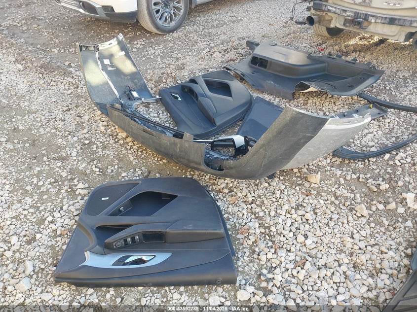 2019 CHEVROLET TRAVERSE 3LT - 1GNEVHKW2KJ273162