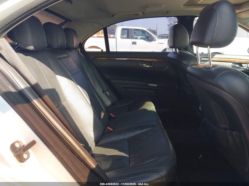 2007 Mercedes-Benz S 550 VIN: WDDNG71X17A081039 Lot: 43592832