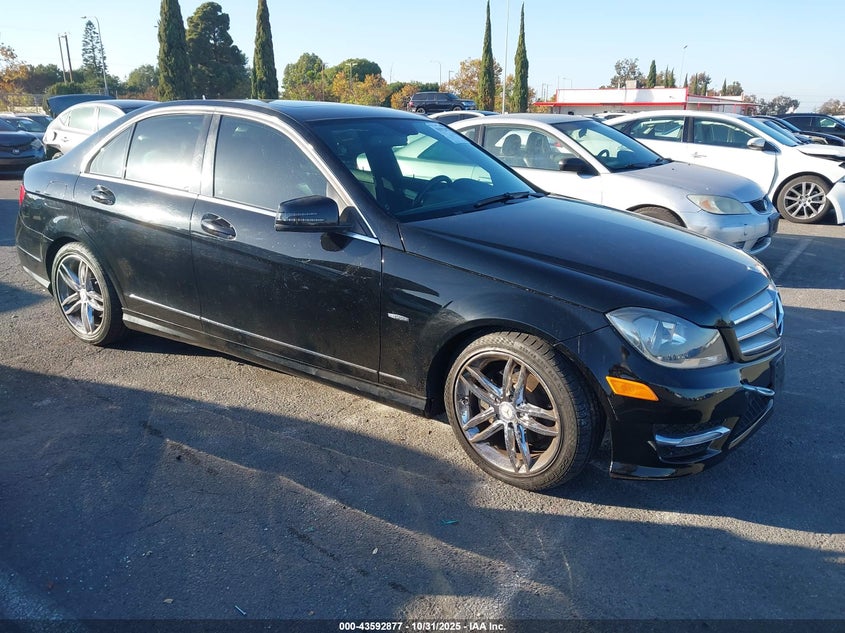 MERCEDES-BENZ C-CLASS LUXURY/SPORT