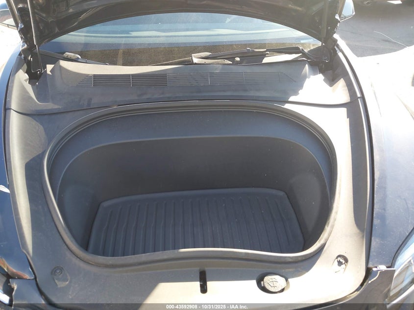 2025 Tesla Model 3 Long Range Rear-Wheel Drive/Standard VIN: 5YJ3E1EA8SF941416 Lot: 43592908