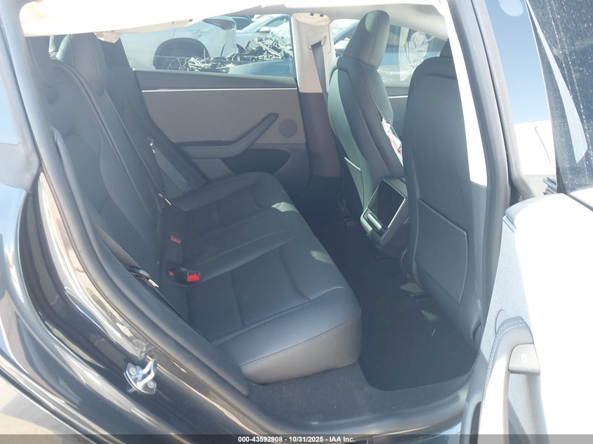 2025 Tesla Model 3 Long Range Rear-Wheel Drive/Standard VIN: 5YJ3E1EA8SF941416 Lot: 43592908