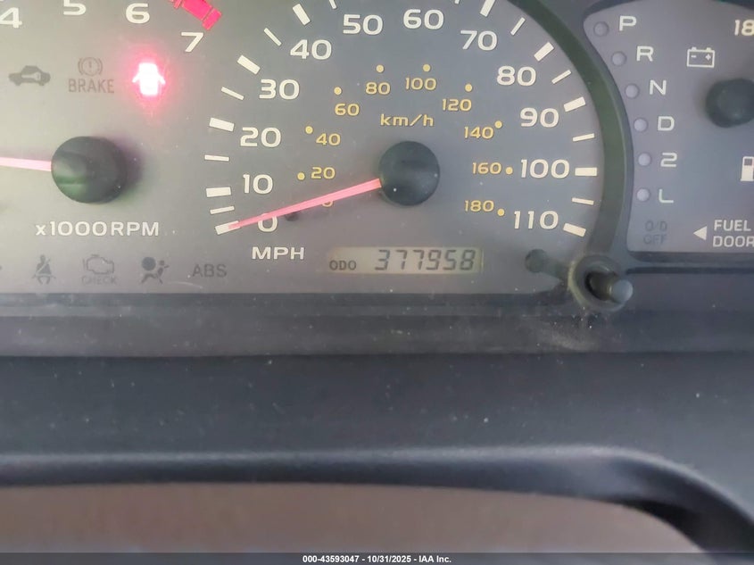 2003 Toyota Sequoia Sr5 V8 VIN: 5TDBT44A83S183515 Lot: 43593047