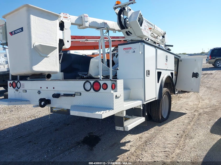 1FDUF5HTXRDA39255 2024 FORD F550 photo no. 4