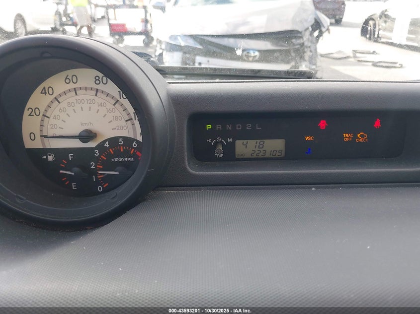 JTLKT324754010398 2005 SCION XB photo no. 7
