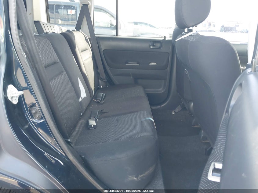 JTLKT324754010398 2005 SCION XB photo no. 8