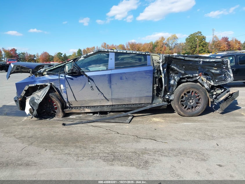 2024 Tesla Cybertruck All-Wheel Drive VIN: 7G2CEHED3RA006084 Lot: 43593301
