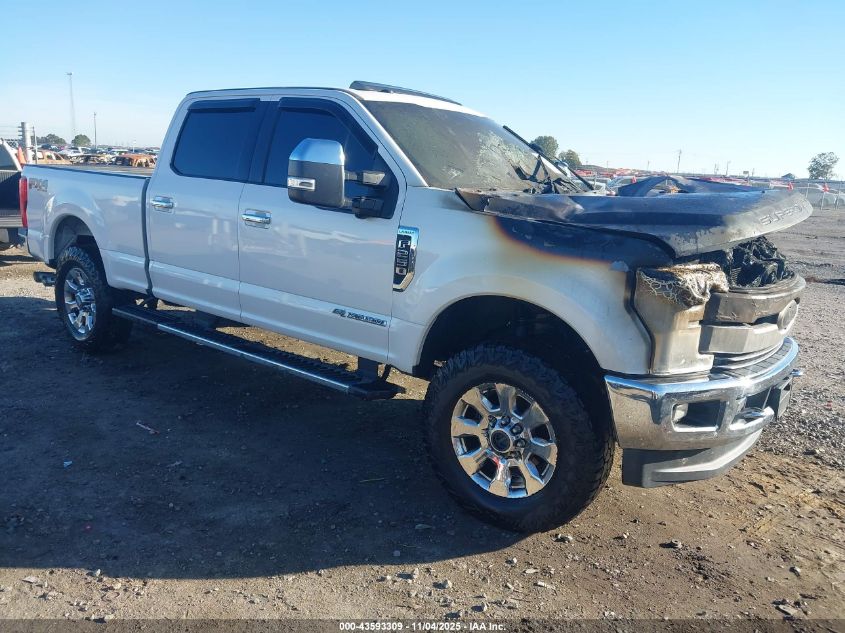 FORD F-250 LARIAT
