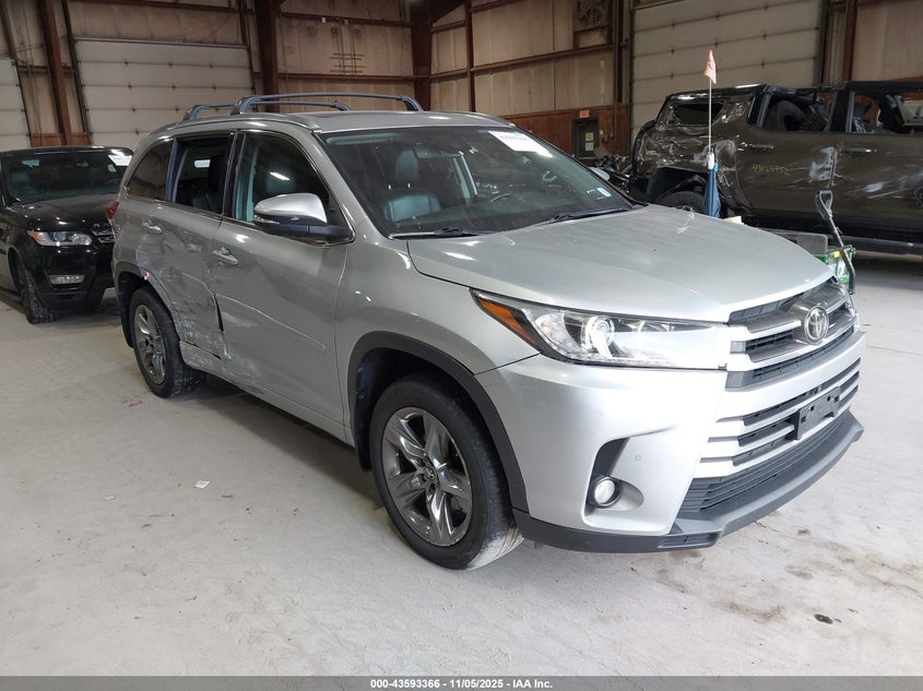 TOYOTA HIGHLANDER LIMITED PLATINUM