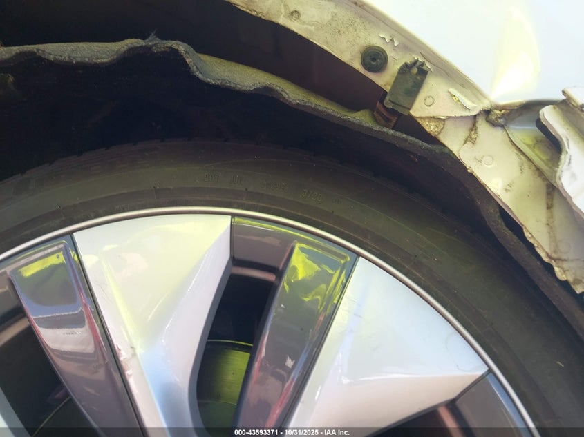 2023 Tesla Model Y Awd/Long Range Dual Motor All-Wheel Drive VIN: 7SAYGDEE9PA052958 Lot: 43593371