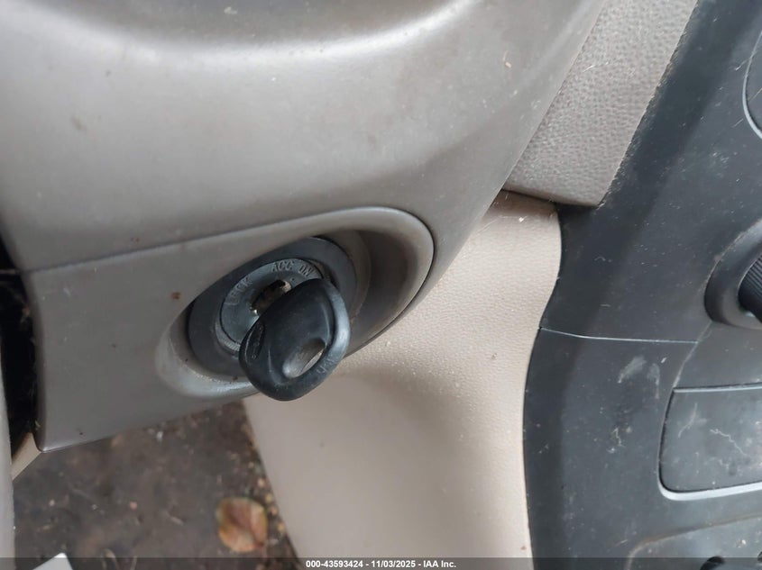 2011 Kia Sedona Lx VIN: KNDMG4C76B6379972 Lot: 43593424