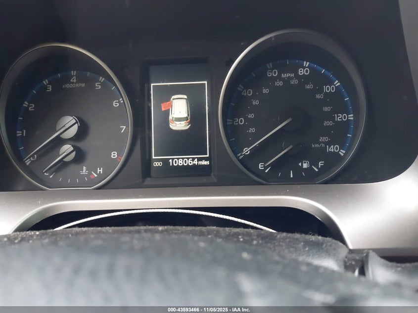 2018 TOYOTA RAV4 XLE - JTMRFREV0JJ211371