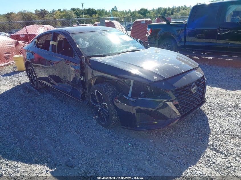 NISSAN ALTIMA SR FWD