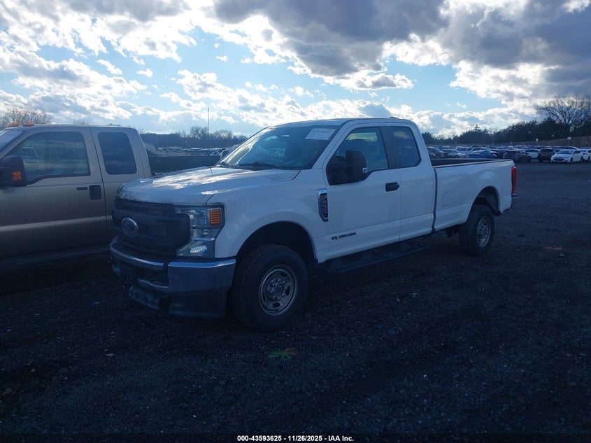 1FT7X2BT7NEF19067 2022 FORD F250 photo no. 2