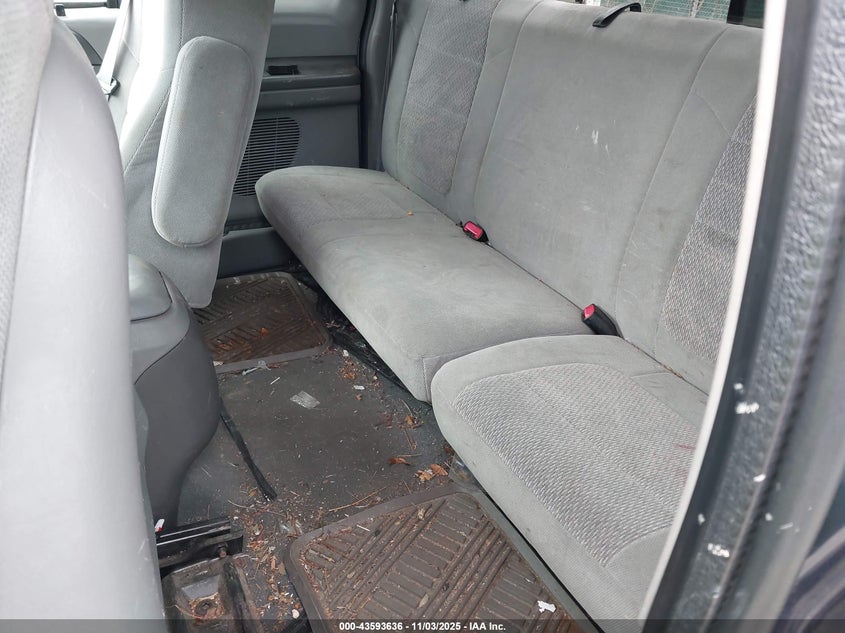 2004 Ford F-250 Lariat/Xl/Xlt VIN: 1FTNX21L74EA15884 Lot: 43593636