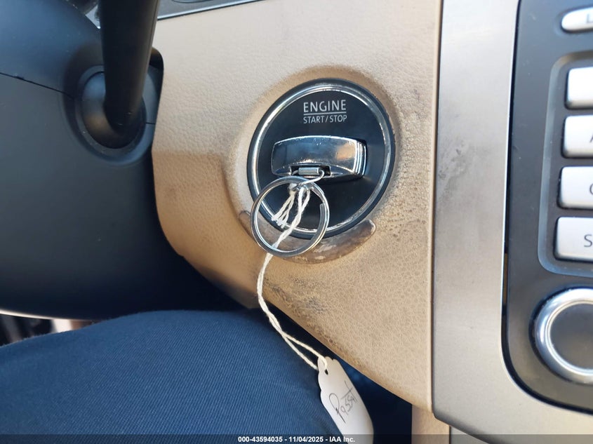 2008 Volkswagen Passat Komfort VIN: WVWAK73CX8E129326 Lot: 43594035