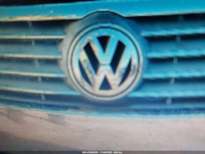 2008 Volkswagen Passat Komfort VIN: WVWAK73CX8E129326 Lot: 43594035