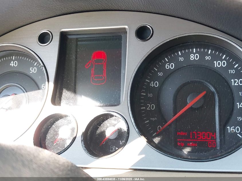 2008 Volkswagen Passat Komfort VIN: WVWAK73CX8E129326 Lot: 43594035