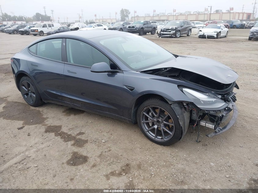 TESLA MODEL 3 REAR-WHEEL DRIVE