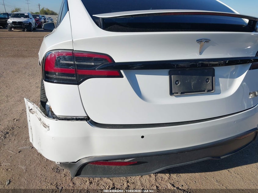 2022 Tesla Model X Plaid Tri Motor All-Wheel Drive VIN: 7SAXCBE61NF337352 Lot: 43594298