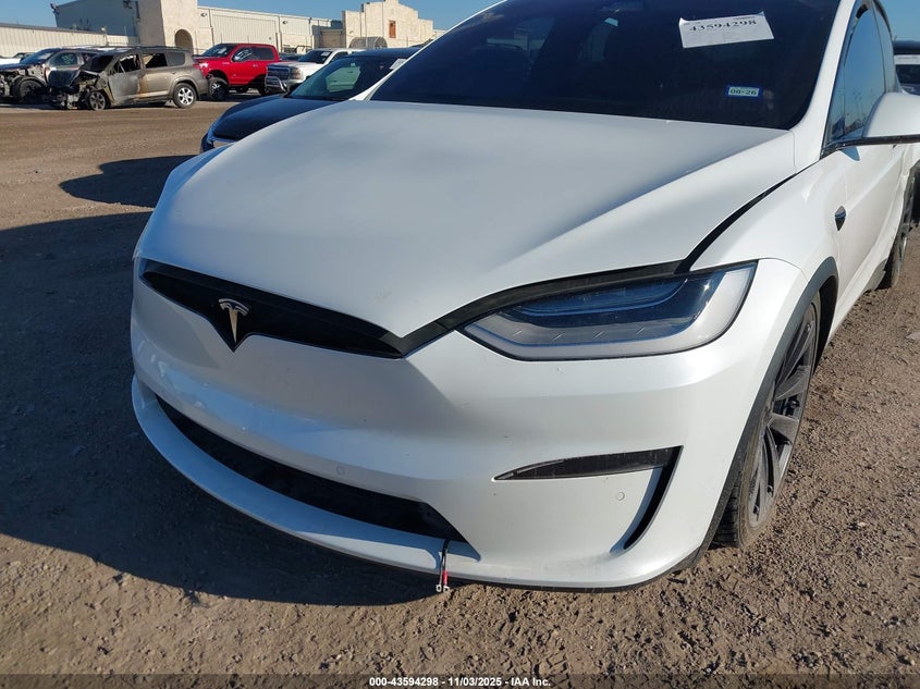 2022 Tesla Model X Plaid Tri Motor All-Wheel Drive VIN: 7SAXCBE61NF337352 Lot: 43594298