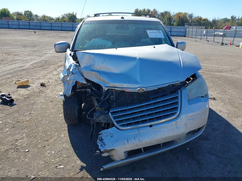 2009 Chrysler Town & Country Touring VIN: 2A8HR54169R676828 Lot: 43594328