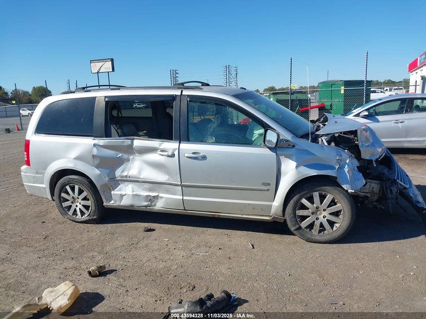 2009 Chrysler Town & Country Touring VIN: 2A8HR54169R676828 Lot: 43594328