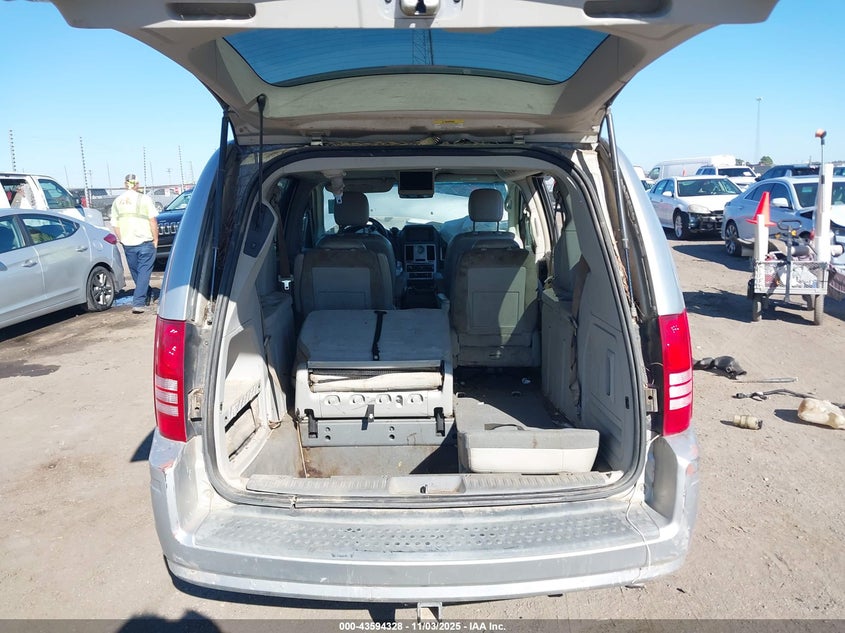 2009 Chrysler Town & Country Touring VIN: 2A8HR54169R676828 Lot: 43594328