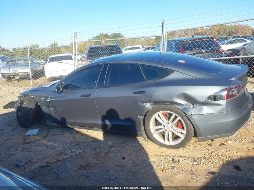 2013 Tesla Model S Performance VIN: 5YJSA1CP0DFP11693 Lot: 43594331
