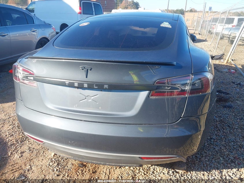 2013 Tesla Model S Performance VIN: 5YJSA1CP0DFP11693 Lot: 43594331