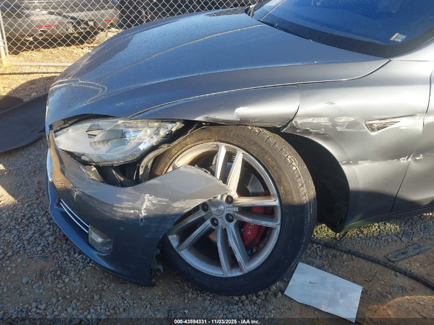 2013 Tesla Model S Performance VIN: 5YJSA1CP0DFP11693 Lot: 43594331