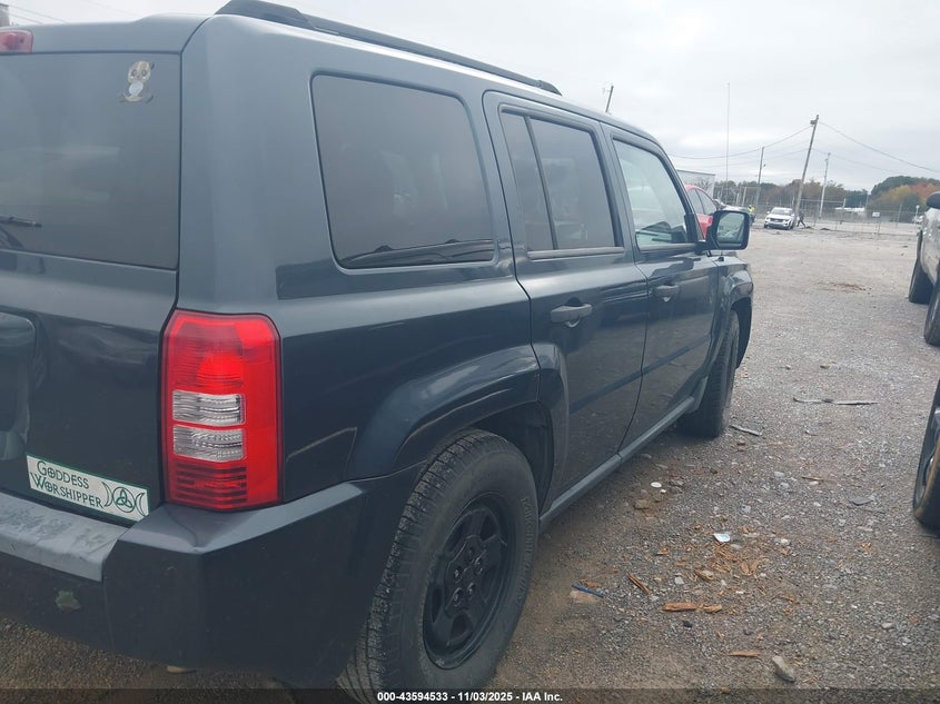 1J8FT280X8D772794 2008 JEEP LIBERTY (PATRIOT) photo no. 4