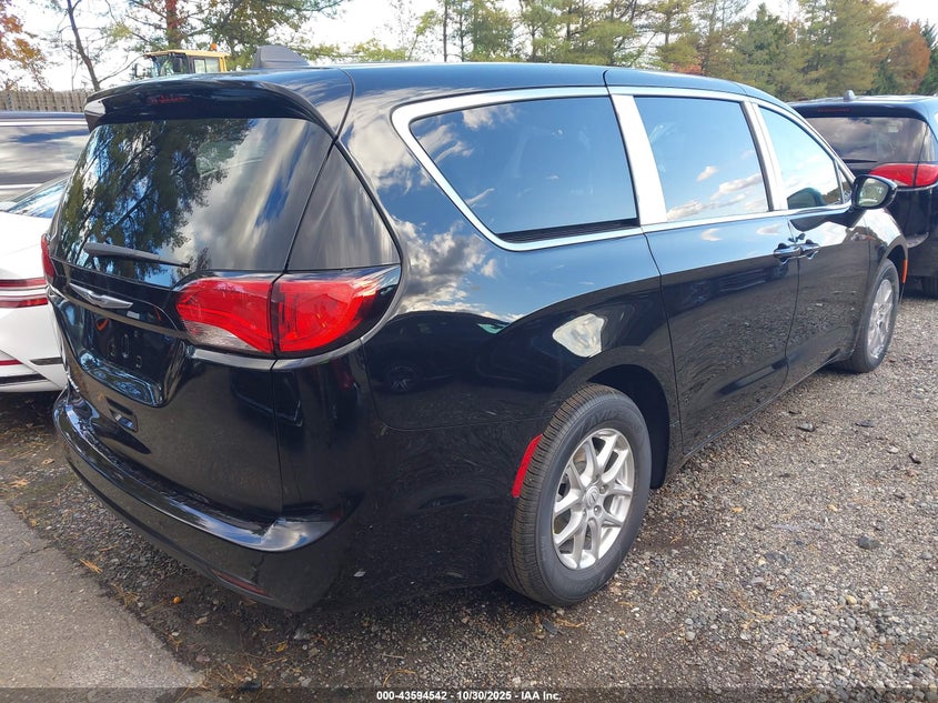 2C4RC1CG1TR192388 2026 CHRYSLER VOYAGER photo no. 4