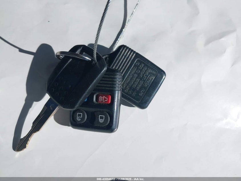 2008 Mercury Grand Marquis Ls VIN: 2MEFM75V68X649261 Lot: 43594572