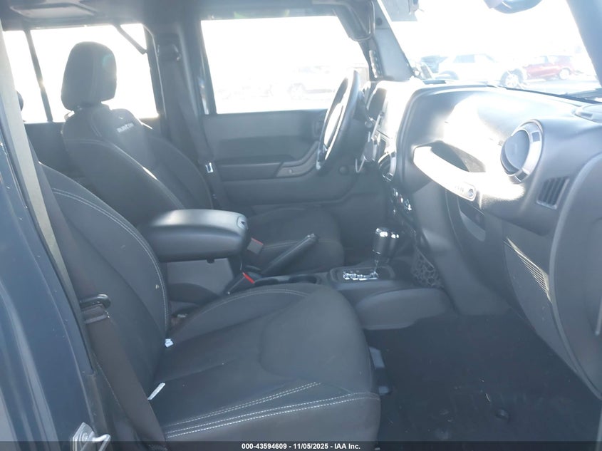 2017 JEEP WRANGLER UNLIMITED SPORT 4X4 1C4BJWDG7HL589333